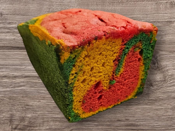 Carnaval's cake half