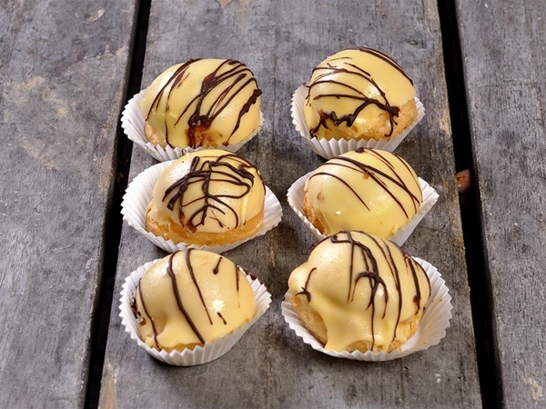 Bananen soejes 6 stuks