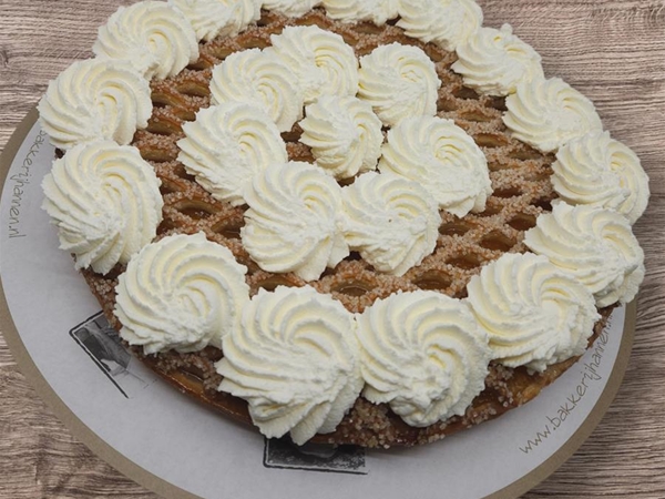 Abrikozenvlaai slagroom